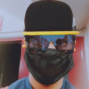 Meet your Posher, Ari